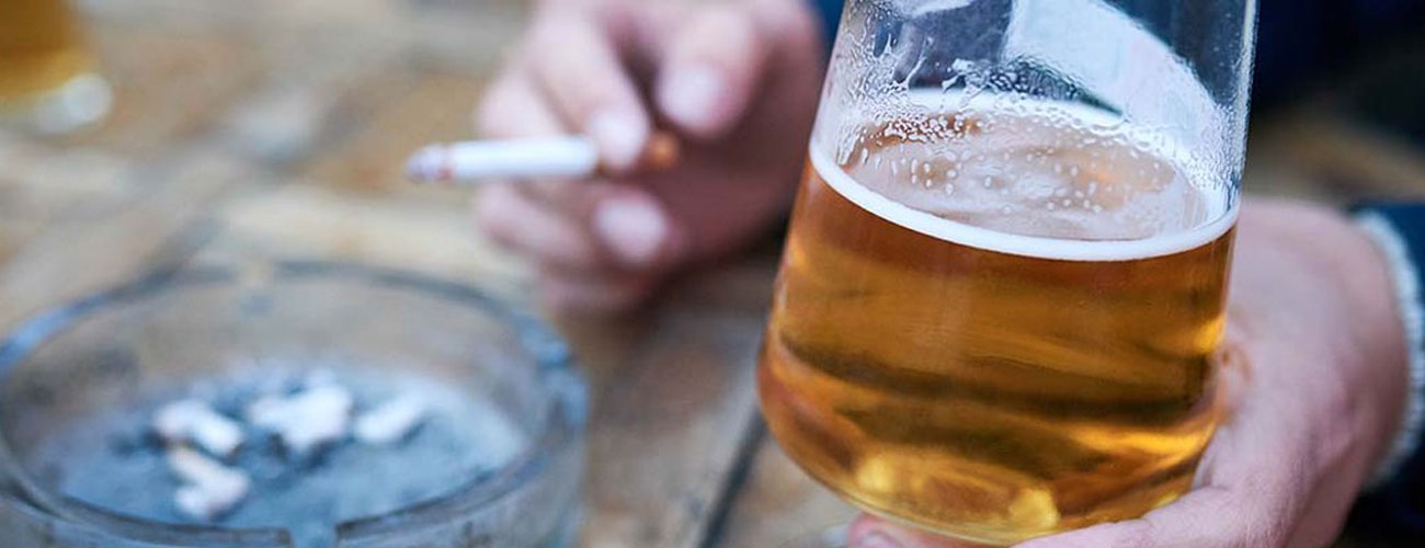 UK outdoor smoking ban WON’T include vapes