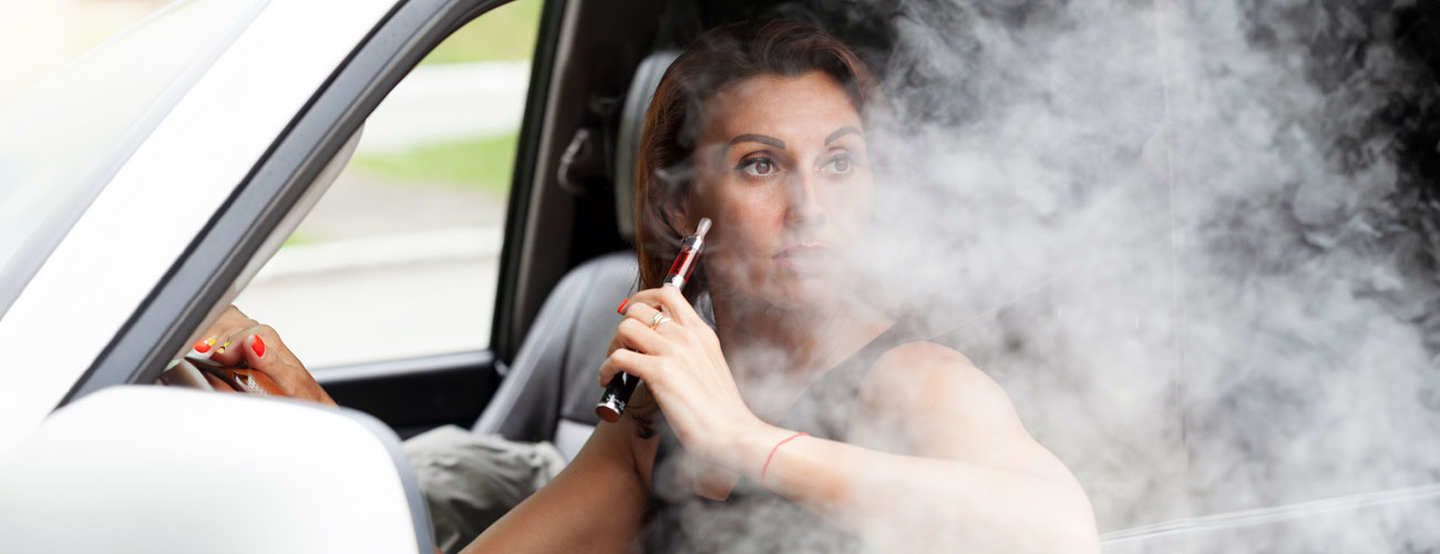 Reino Unido: Conductores que vapean advertidos sobre grandes multas y nueve puntos en la licencia.