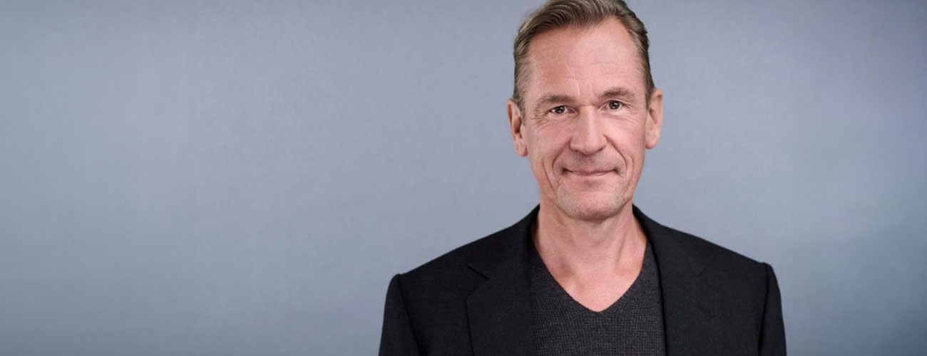 « Les gens perdent le respect » : le magnat allemand des médias dénonce le projet de la Commission européenne visant à interdire le vapotage partout